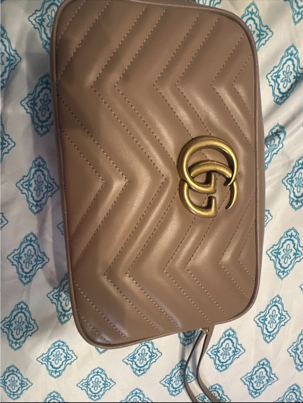 Gucci Beige Quilted GG Marmont Crossbody Bag with Gold Hardware - Picture 4 of 5